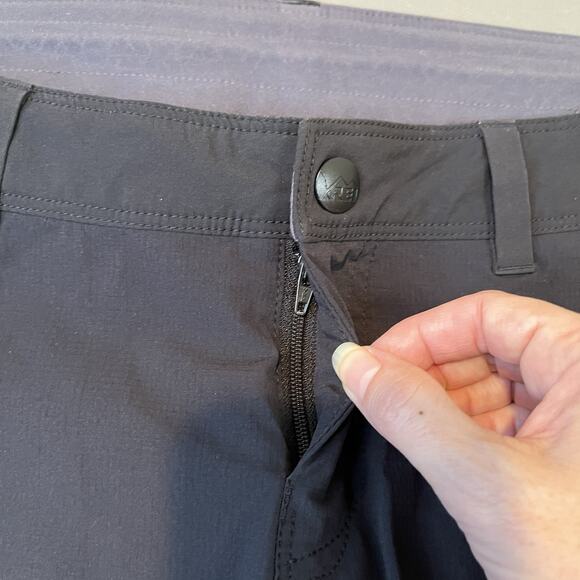 REI Shorts Women’s 4 Stretch Lightweight Hiking Athletic Outdoor 8.5" Ins. Black - Picture 3 of 8